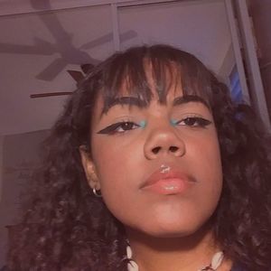 Meet your Posher, Alejandra